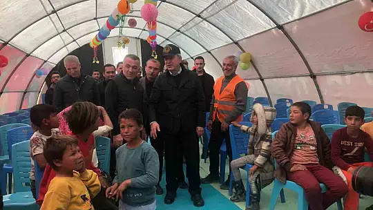 Bakan Akar Nurdağı'nda incelemelerde bulundu