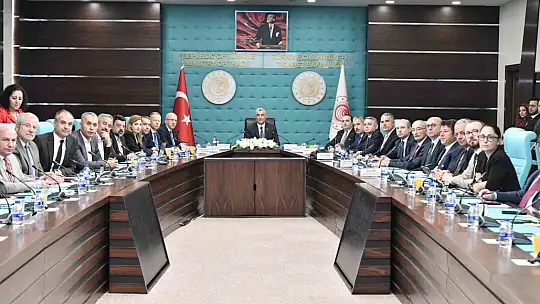Bakan Bolat: 'Otomotiv sektöründe çok ciddi çürük elmalar var'