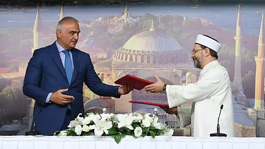 Bakan Ersoy: 'Hiç kimsenin şüphesi olmasın ki Ayasofya Camii itinayla korunacaktır'