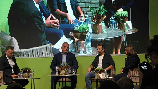 Bakan Ersoy: 'Şehirlerimiz gastronomide denizde yüzüp derede boğuluyor'