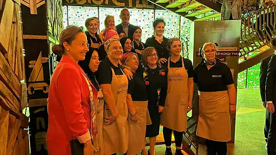 Bakan Ersoy: 'Şehirlerimiz gastronomide denizde yüzüp derede boğuluyor'