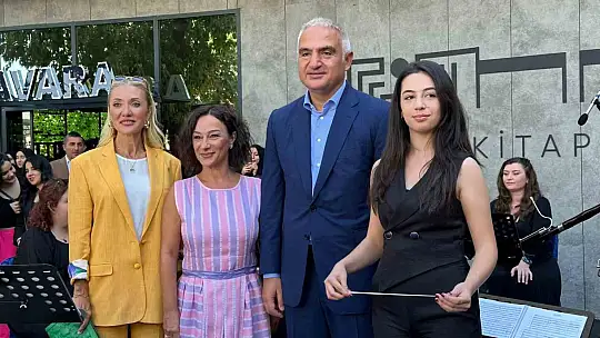 Bakan Ersoy: 'Şehirlerimiz gastronomide denizde yüzüp derede boğuluyor'