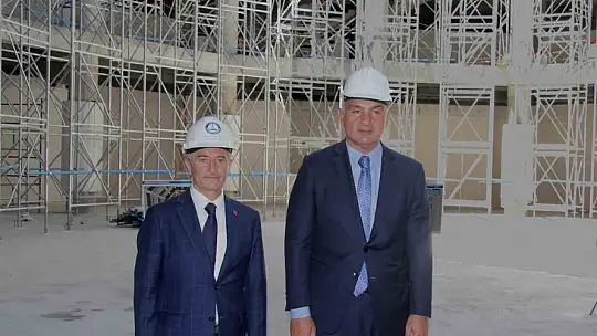 Bakan Ersoy'dan Şahinbey'in dev eserlerine tam not