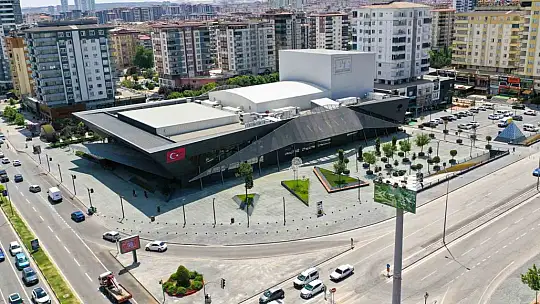 Bakan Ersoy, D.T. Şehitkamil Sahnesi'ni inceledi