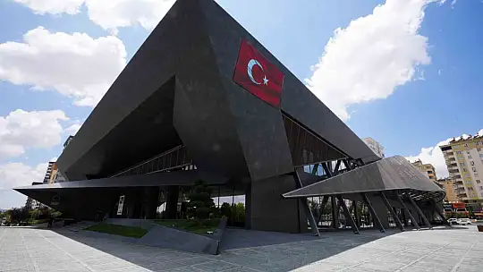 Bakan Ersoy, D.T. Şehitkamil Sahnesi'ni inceledi