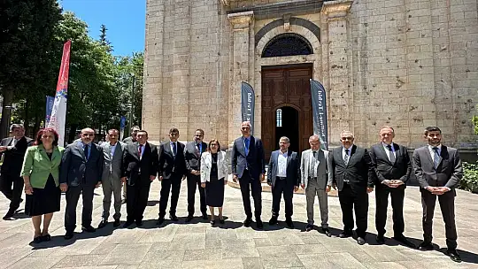 Bakan Ersoy, Kelime-i Tevhid Hat Sergisi'ni gezdi