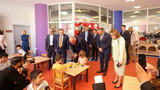 Bakan Ersoy, Münif Paşa 100. Yıl İl Halk Kütüphanesi'nin açılışını yaptı