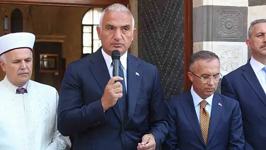 Bakan Ersoy, restorasyonu tamamlanan caminin açılışını yaptı