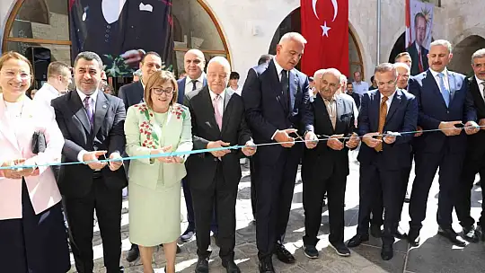 Bakan Ersoy ve Başkan Şahin, üzüm pekmezi yaptı