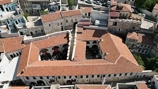 Bakan Ersoy ve Başkan Şahin, üzüm pekmezi yaptı