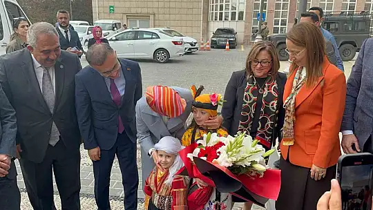 Bakan Göktaş, Başkan Şahin ile bir araya geldi