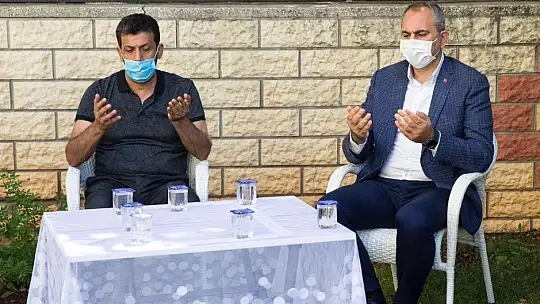 Bakan Gül'den Duygu Delen'in ailesine ziyaret