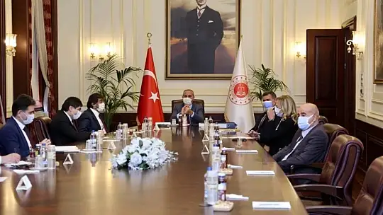 Bakan Gül, TBB Başkanı Feyzioğlu ile görüştü