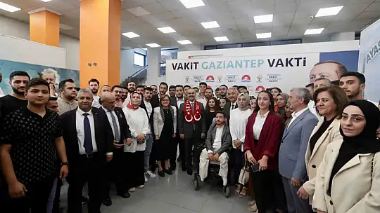 Bakan Kacır, Gaziantep'te AK Partililerle bir araya geldi
