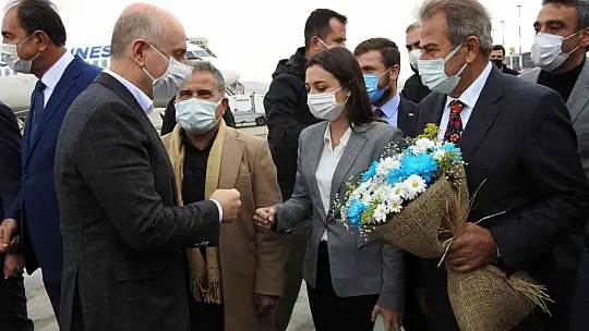 Bakan Karaismailoğlu, Gaziantep Havaalanı yeni terminalini inceledi