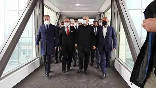 Bakan Karaismailoğlu, Gaziantep Havaalanı yeni terminalini inceledi