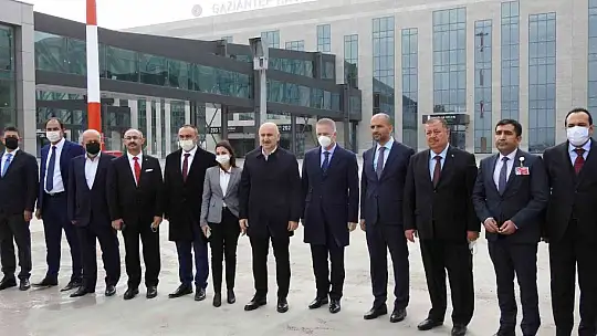 Bakan Karaismailoğlu, Gaziantep Havaalanı yeni terminalini inceledi