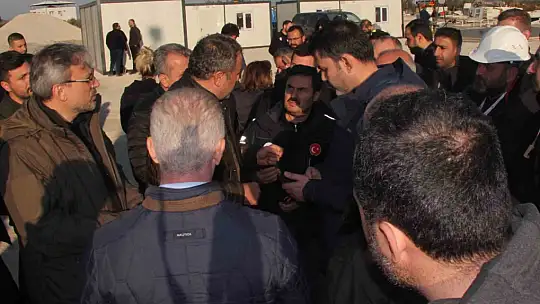 Bakan Kurum, İslahiye'deki konteyner kent çalışmalarını inceledi