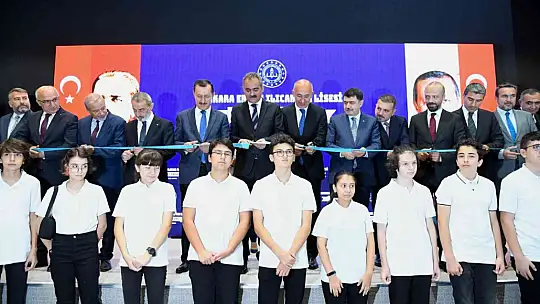 Bakan Özer: 'Eğitim öğretim hazırlığı için 3,1 milyar lirayı okullarımıza gönderdik'