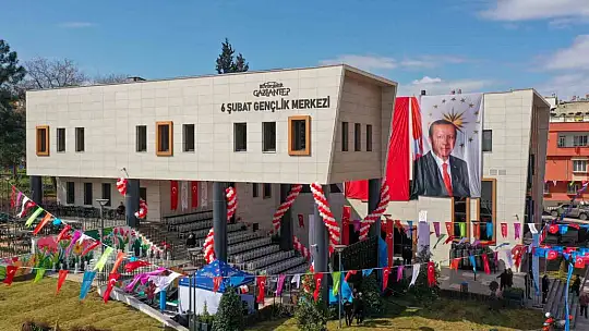 Bakan Şimşek'in katılımıyla 6 Şubat Gençlik Merkezi hizmete açıldı