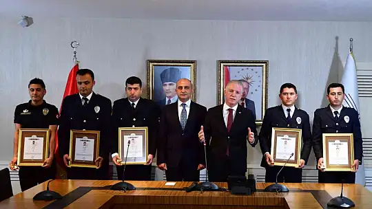 Bakan Soylu'dan saldırı girişimine anında müdahale eden polislere ödül