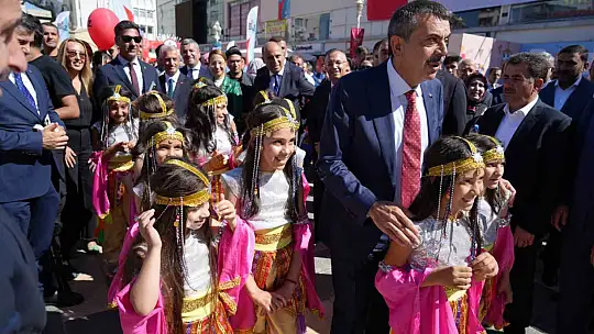 Bakan Tekin: 'Eğitim-öğretim sistemimiz daha başarılı olur diyerek BİZ projesini başlattık'