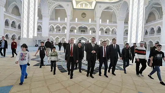 Bakan Tekin'den Şahinbey Millet Cami'ne tam not