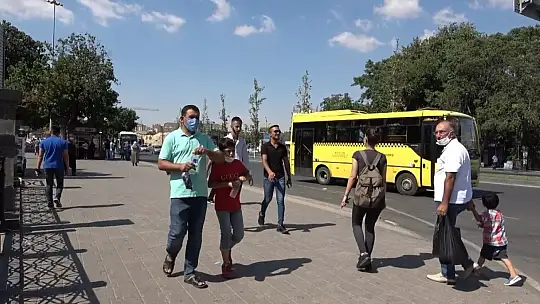 Bakan uyarıyor, Gaziantep uymuyor