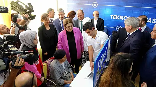 Bakan Yanık: 'Ülkemizin yüzde 9,7'sini 65 yaş ve üzeri nüfus oluşturuyor'