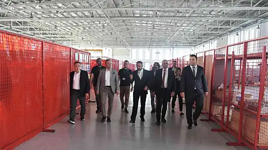 Bakan Yardımcısı Duran, KKTC'nin milli otomobili 'GÜNSEL' ile test sürüşü yaptı