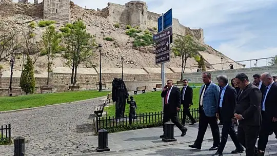 Bakan Yardımcısı Nadir Alpaslan'dan Gaziantep'teki, otel ve müzelere tam not