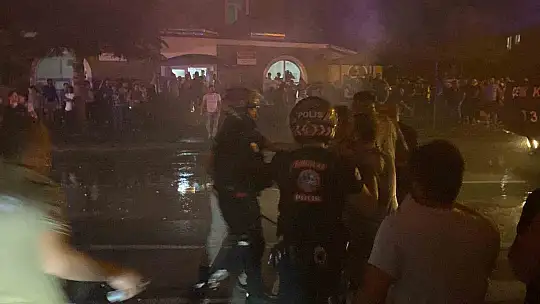 Bakan Yerlikaya: 'Söz konusu eylemlere güvenlik güçlerimizin müdahalesi esnasında 67 şahıs gözaltına alınmıştır'