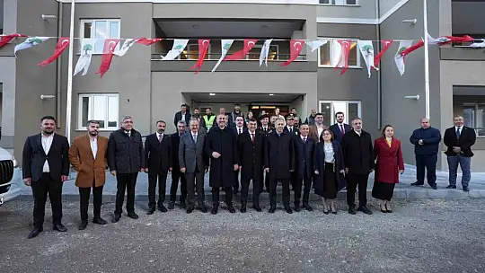 Bakan Yerlikaya, Şehitkamil polis lojmanlarını inceledi