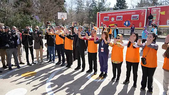 Bakan Yusuf Tekin: 'Okullarımızı eski zamanlarda olduğu gibi cıvıl cıvıl hale getireceğiz'
