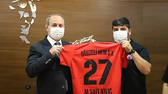 Başkan Kılıç'tan kadın hentbol takımına destek