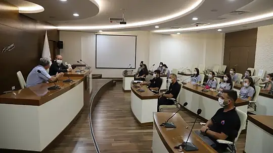 Başkan Kılıç'tan kadın hentbol takımına destek