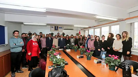 Başkan Mehmet Tahmazoğlu öğretmenleri ziyaret etti