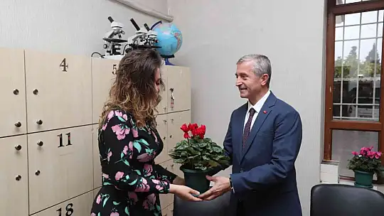 Başkan Mehmet Tahmazoğlu öğretmenleri ziyaret etti