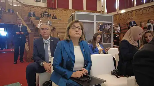 Başkan Şahin Fransa'da Gaziantep'i anlattı