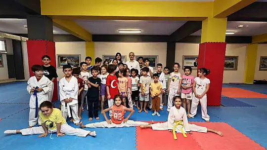 Başkan Tahmazoğlu: 'Gençlerimiz en az bir branşta spor yapmalı'