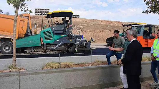 Başkan Tahmazoğlu 3 katlı köprülü kavşak çalışmasını yakından takip ediyor