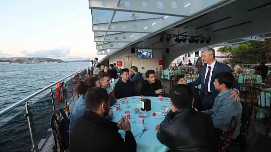 Başkan Tahmazoğlu İstanbul'da ve Ankara'da Şahinbeyli öğrencilerle bir araya geldi