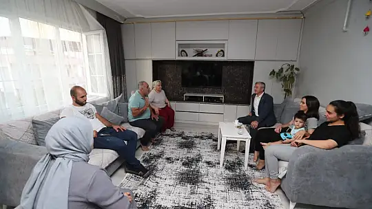 Başkan Tahmazoğlu'nun esnaf gezileri sürüyor