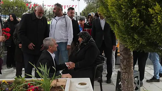 Başkan Tahmazoğlu şehitler için dua etti