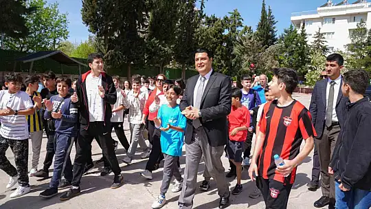 Başkan Umut Yılmaz 23 Nisan'ı çocuklarla kutladı