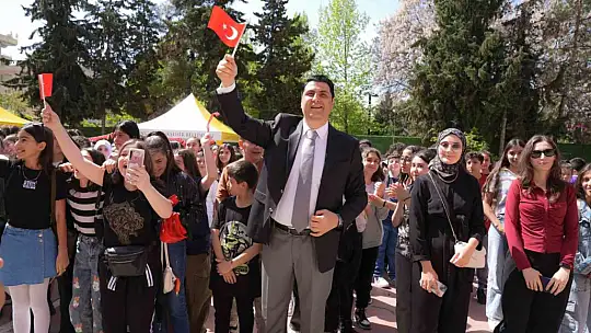 Başkan Umut Yılmaz 23 Nisan'ı çocuklarla kutladı