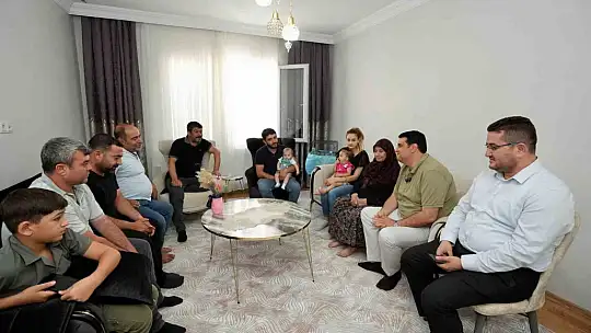 Başkan Umut Yılmaz, bebek Umut Yılmaz'ı ziyaret etti
