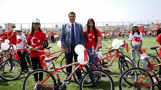 Başkan Yılmaz'ın bisiklet armağanı, 23 Nisan'da çocukların yüzünü güldürdü
