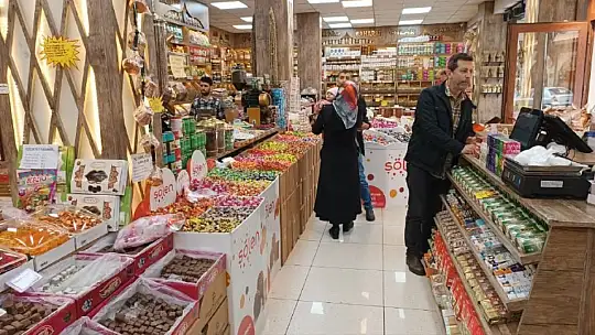 Bayrama günler kala şeker ve çikolata satışlarında yoğunluk arttı