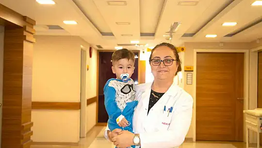 Bebeğin midesinden 3 balon çıktı